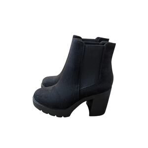 Soda Editor women's lug sole High Heel Chelsea Ankle Boot w/ elastic gore 7.5